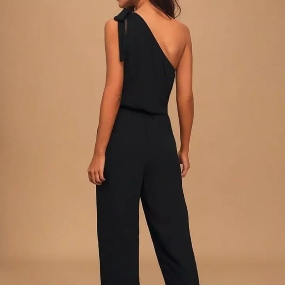 Lulu's Pants - Lulu's NWT Large Black adjustable one shoulder tie Jumpsuit crop mobwife glam